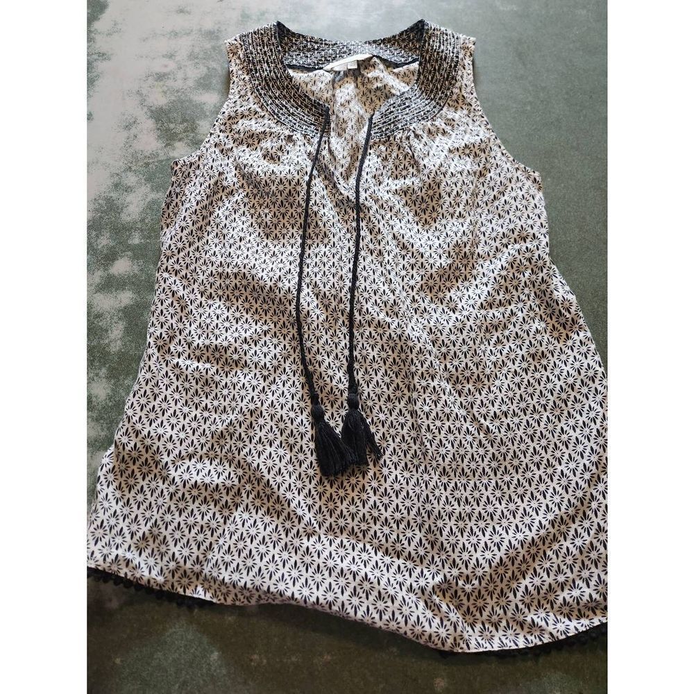 Boden Black and white floral tie neck sleeveless blouse sz 4